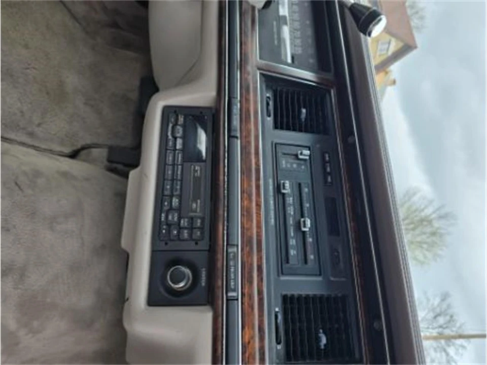 1992 Lincoln Town Car - Image 8 of 10