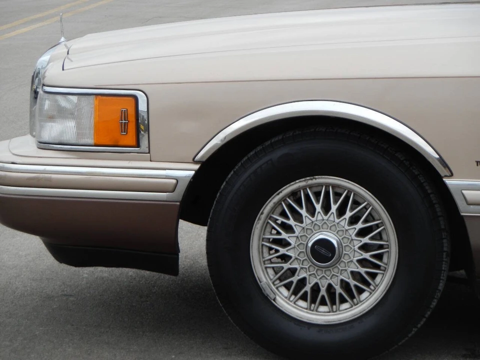 1992 Lincoln Town Car - Image 12 of 21