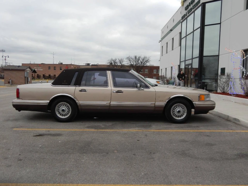 1992 Lincoln Town Car - Image 20 of 21