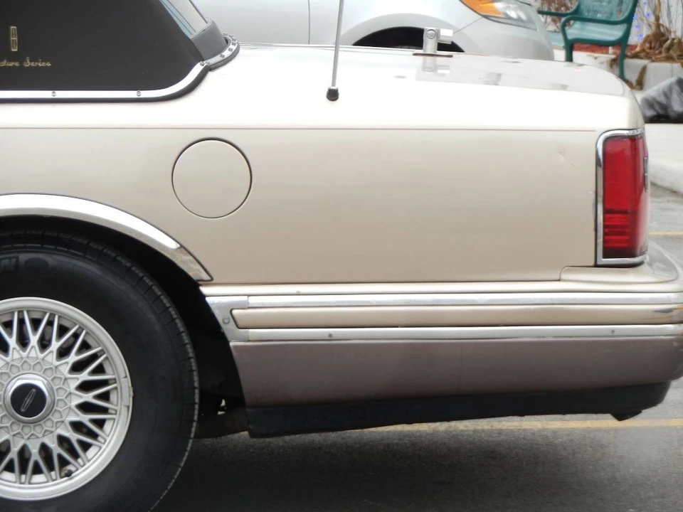 1992 Lincoln Town Car - Image 11 of 12