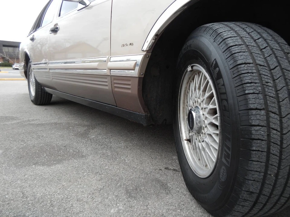 1992 Lincoln Town Car - Image 19 of 21