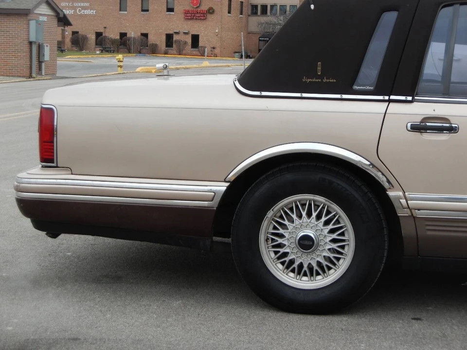 1992 Lincoln Town Car - Image 21 of 21
