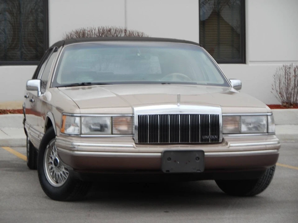 1992 Lincoln Town Car - Image 5 of 12
