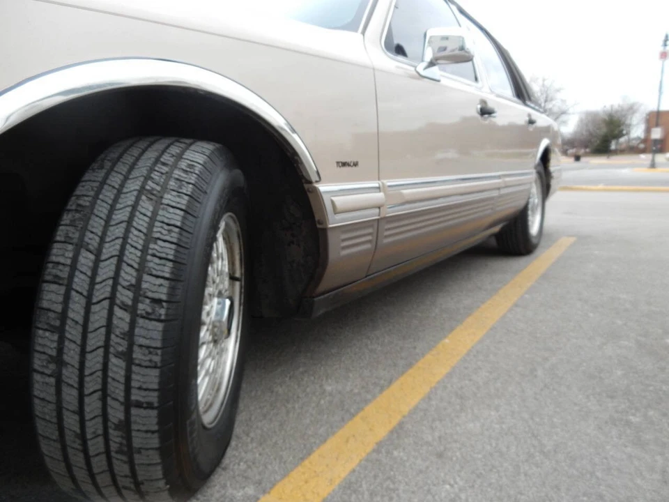 1992 Lincoln Town Car - Image 15 of 21