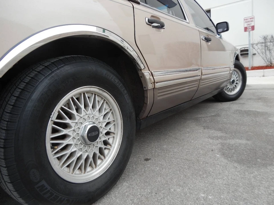 1992 Lincoln Town Car - Image 18 of 21