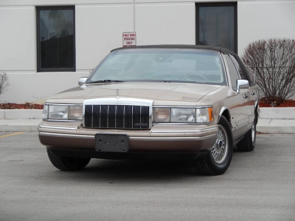 1992 Lincoln Town Car - Image 3 of 12