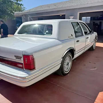 1992 Lincoln Town Car Signature Limited Jack Nicholas Edition