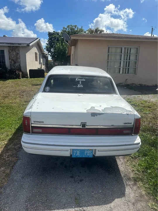 1992 Lincoln Town Car - Image 4 of 7