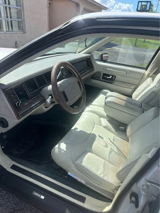 1992 Lincoln Town Car - Image 6 of 7
