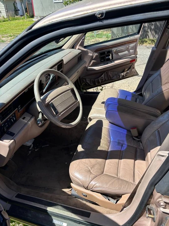 1992 Lincoln Continental 8th Gen - Image 7 of 8