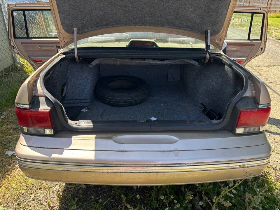 1992 Lincoln Continental 8th Gen - Image 5 of 8