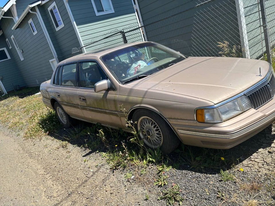 1992 Lincoln Continental 8th Gen - Image 2 of 8