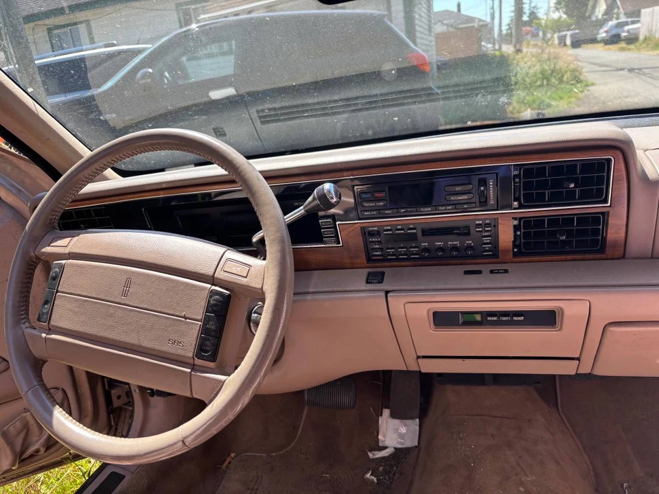 1992 Lincoln Continental 8th Gen - Image 4 of 8