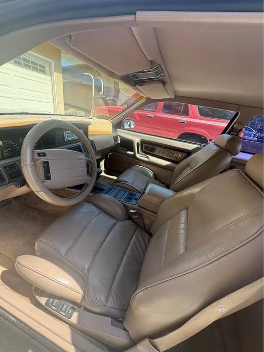 1992 Lincoln Continental Mark VII - Image 5 of 6