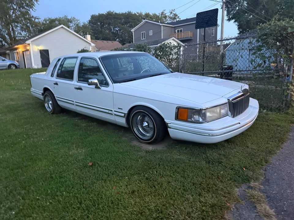 1992 Lincoln Town Car - Image 15 of 19