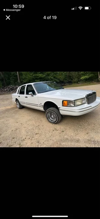 1992 Lincoln Town Car - Image 14 of 19