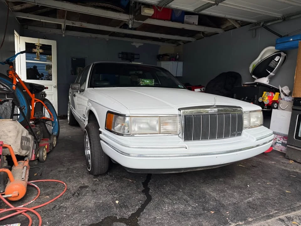 1992 Lincoln Town Car - Image 4 of 19
