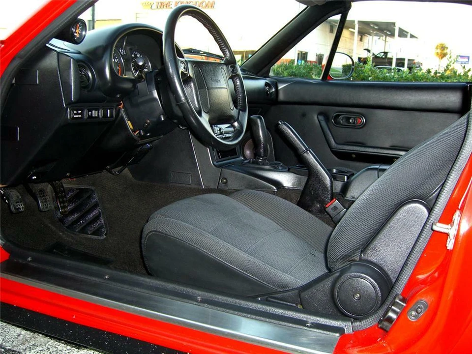 1992 Mazda NA MX-5 Miata - Image 4 of 5