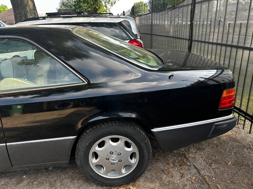 1992 Mercedes-Benz W124 E-Class - Image 12 of 16