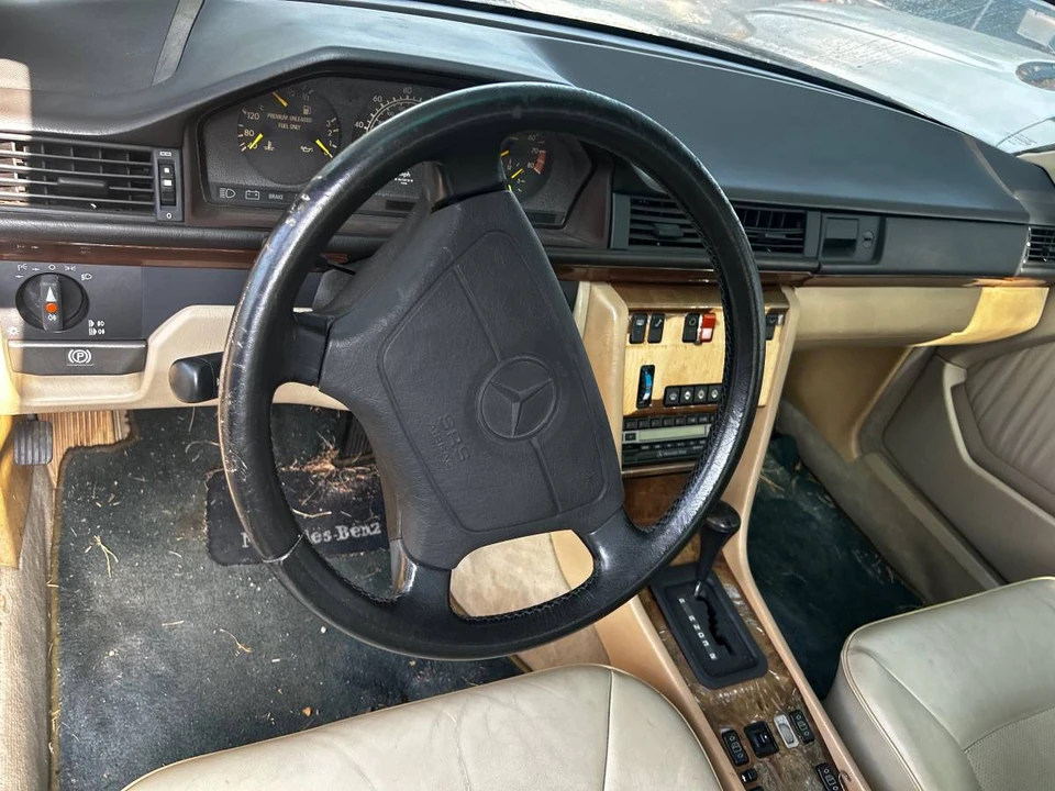 1992 Mercedes-Benz W124 E-Class - Image 13 of 16