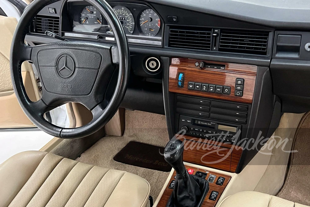 1992 Mercedes-Benz 190E - Image 3 of 5