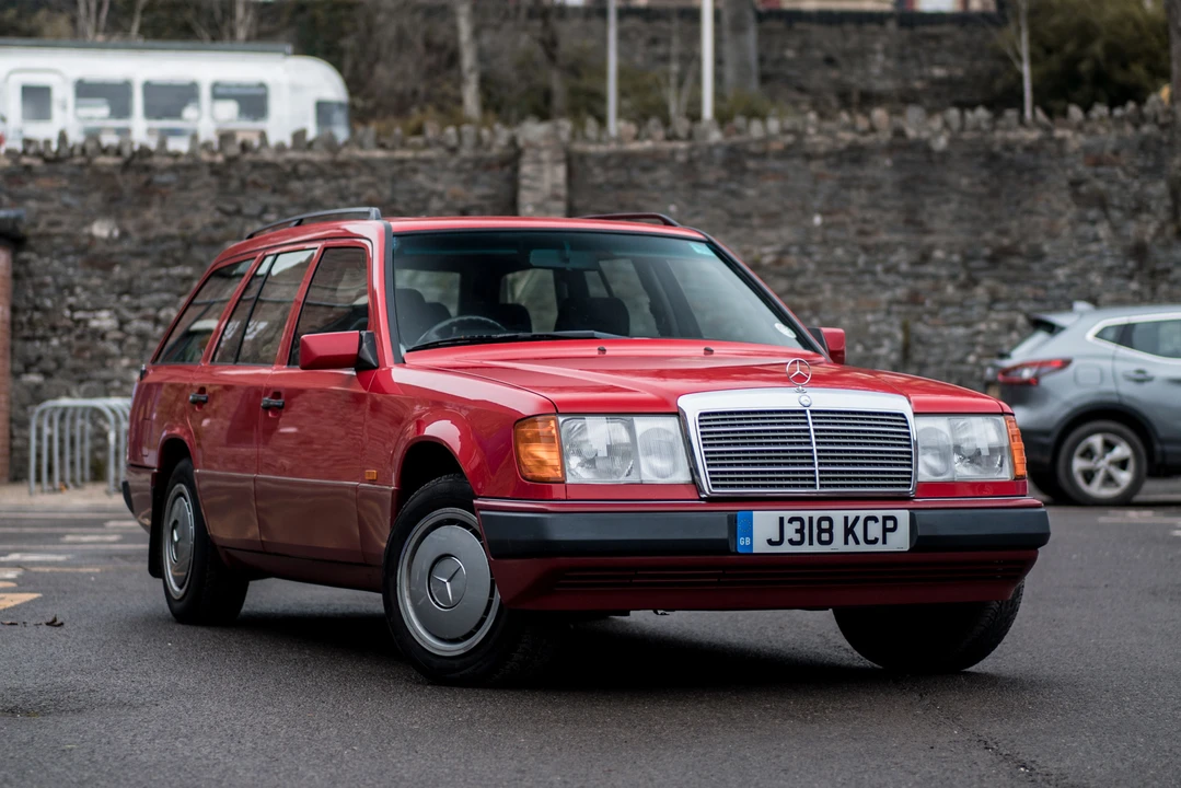 1992 Mercedes-Benz W124 E-Class - Image 2 of 31