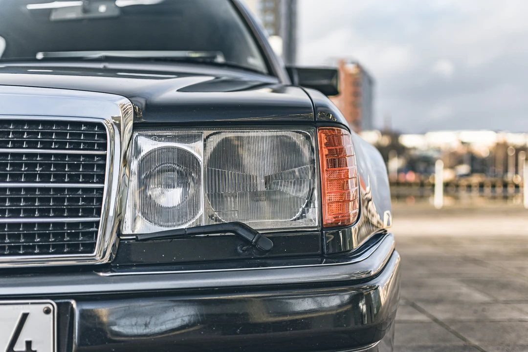 1992 Mercedes-Benz W124 E-Class - Image 12 of 31