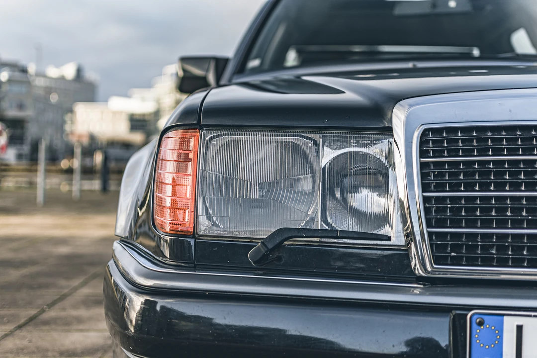 1992 Mercedes-Benz W124 E-Class - Image 11 of 31