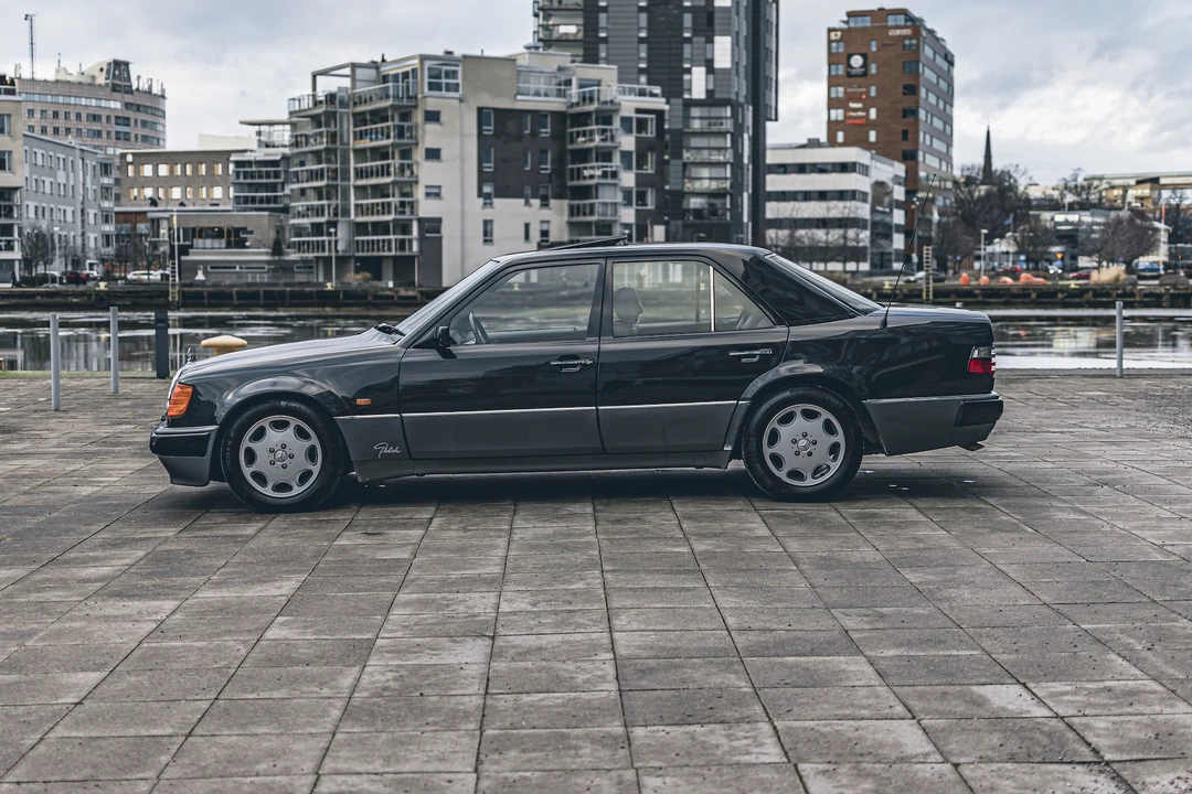1992 Mercedes-Benz W124 E-Class - Image 9 of 31