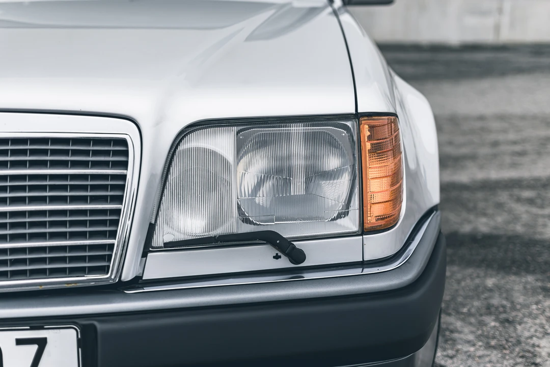 1993 Mercedes-Benz W124 E-Class - Image 13 of 31