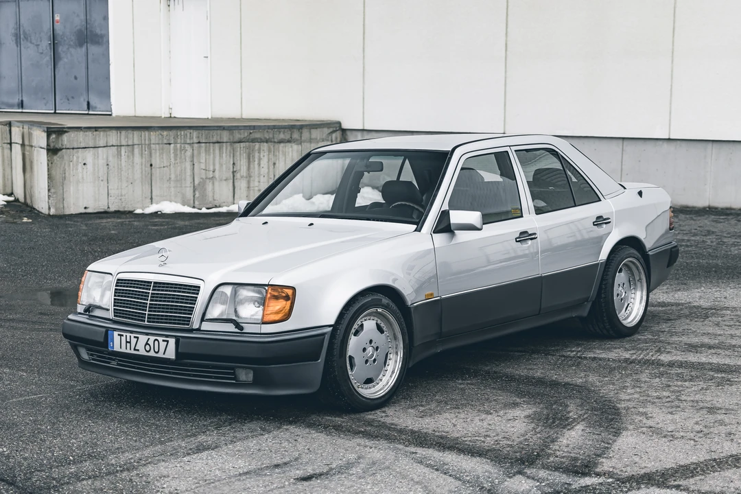 1993 Mercedes-Benz W124 E-Class - Image 2 of 31