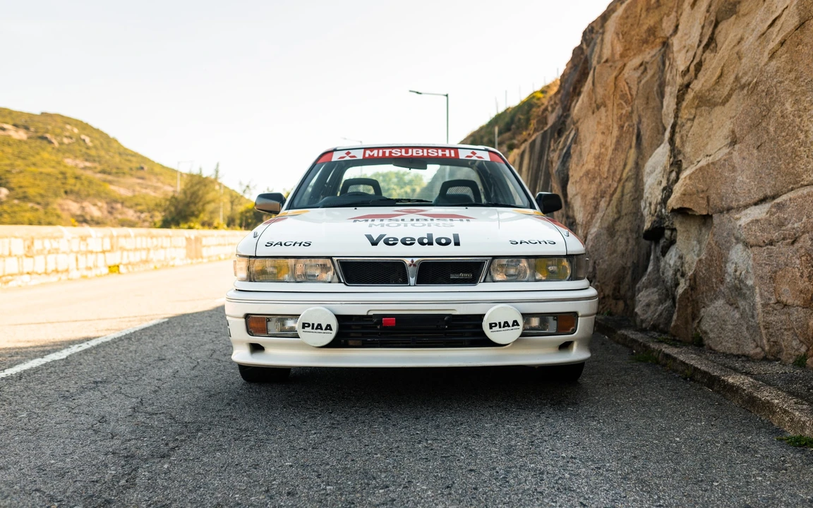 1992 Mitsubishi Galant VR-4 7th Gen - Image 13 of 31