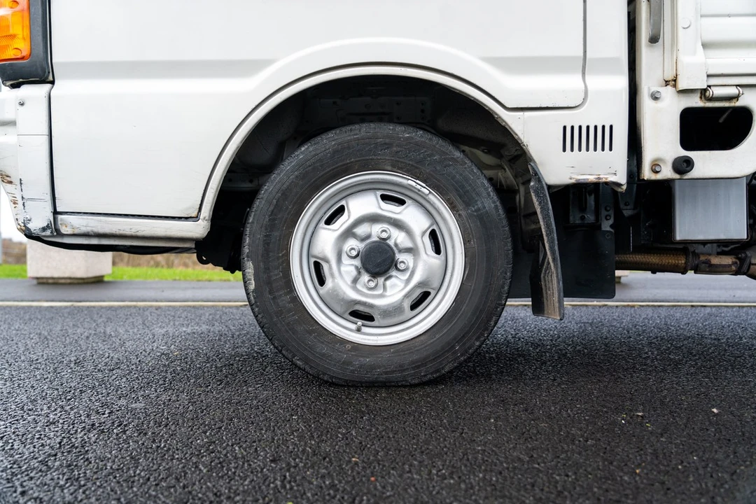 1992 Mazda Bongo 3rd Gen - Image 14 of 30