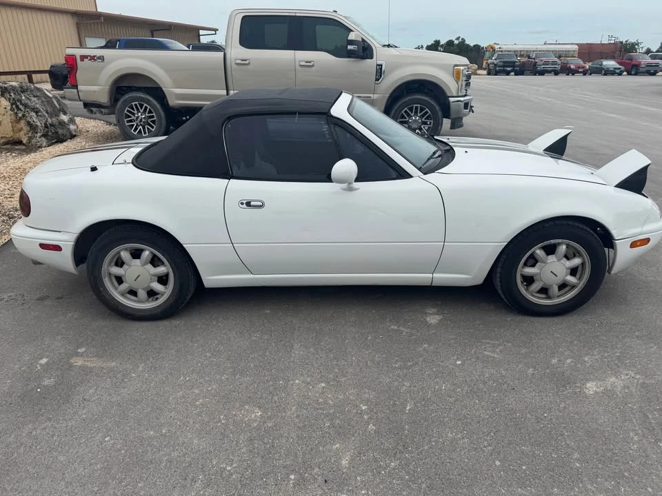 1992 Mazda NA MX-5 Miata - Image 2 of 9