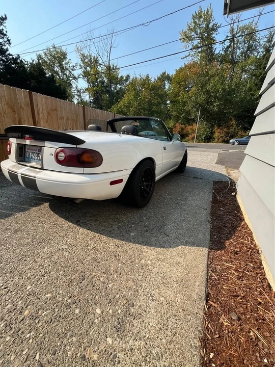 1992 Mazda NA MX-5 Miata - Image 5 of 9