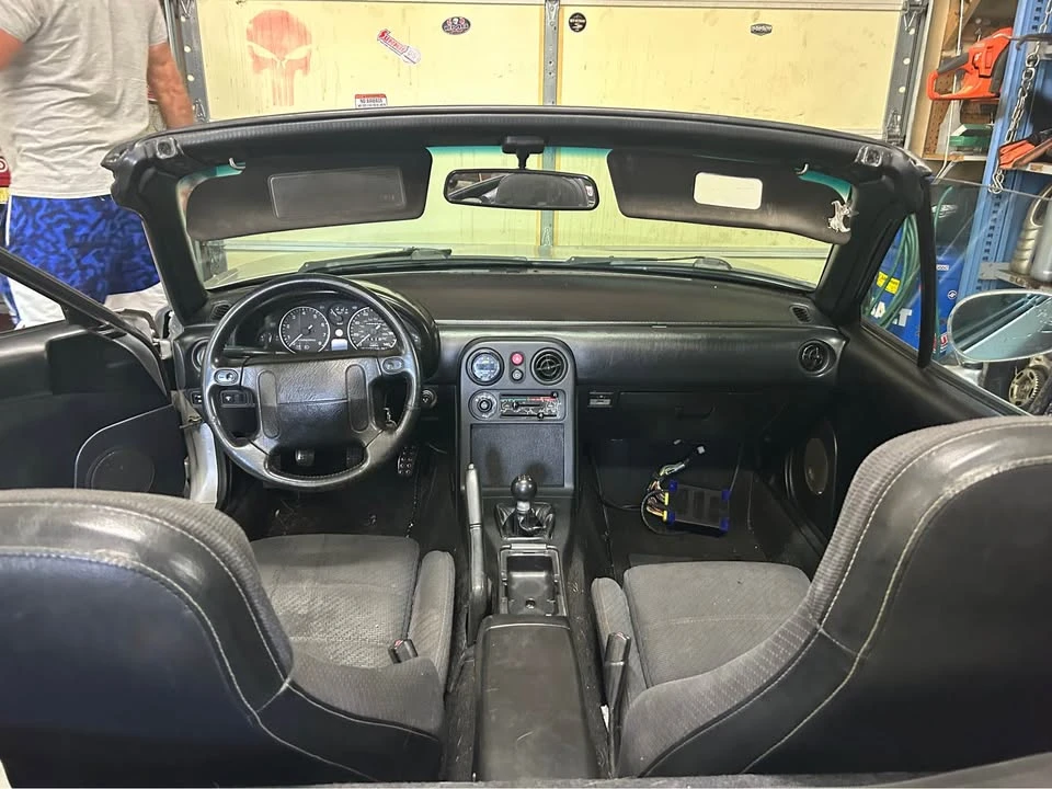 1992 Mazda NA MX-5 Miata - Image 5 of 10