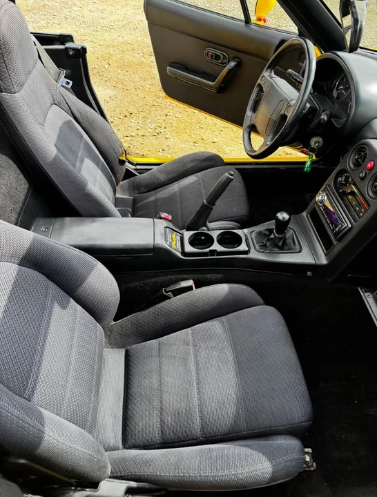 1992 Mazda NA MX-5 Miata - Image 8 of 12