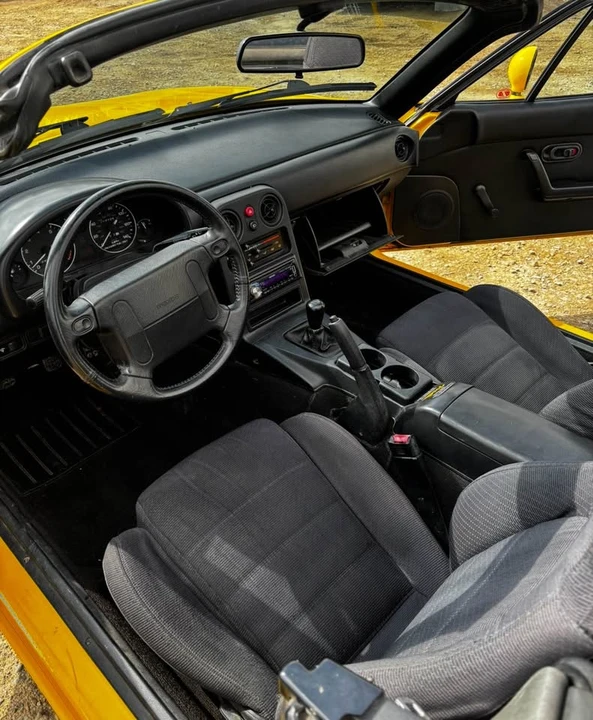 1992 Mazda NA MX-5 Miata - Image 7 of 12