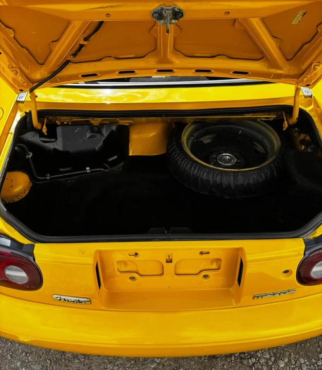 1992 Mazda NA MX-5 Miata - Image 9 of 12