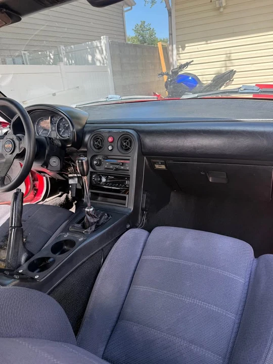 1992 Mazda NA MX-5 Miata - Image 8 of 12