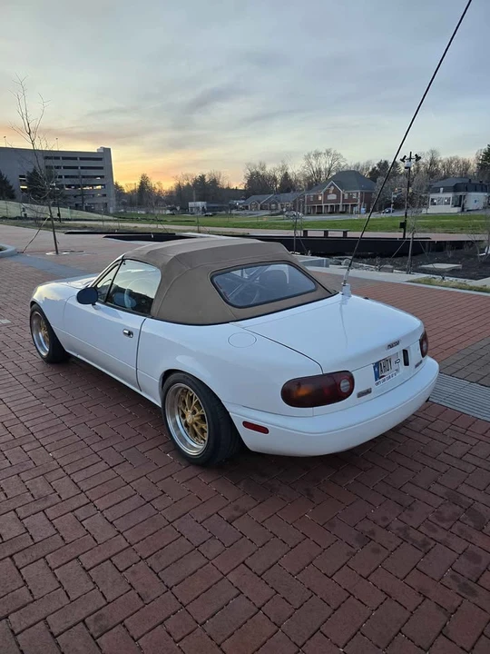 1992 Mazda NA MX-5 Miata - Image 7 of 19