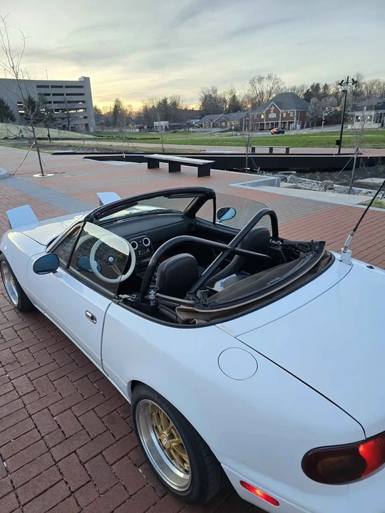 1992 Mazda NA MX-5 Miata - Image 14 of 19