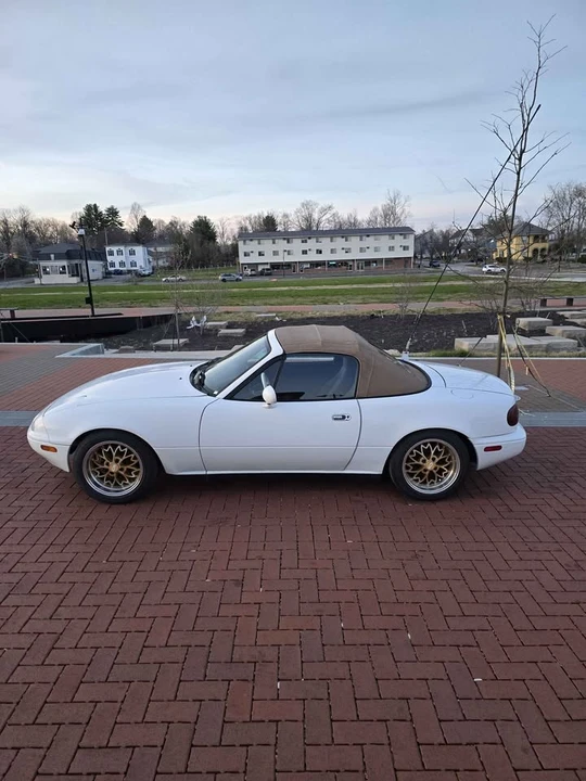 1992 Mazda NA MX-5 Miata - Image 8 of 19