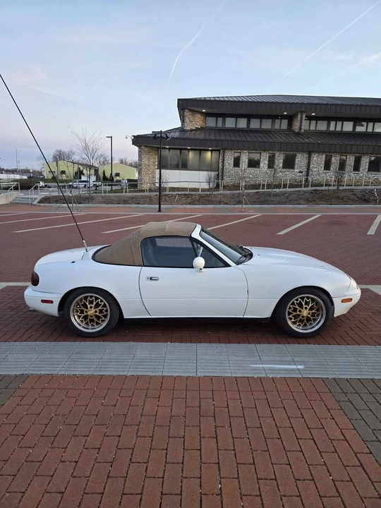 1992 Mazda NA MX-5 Miata - Image 4 of 19