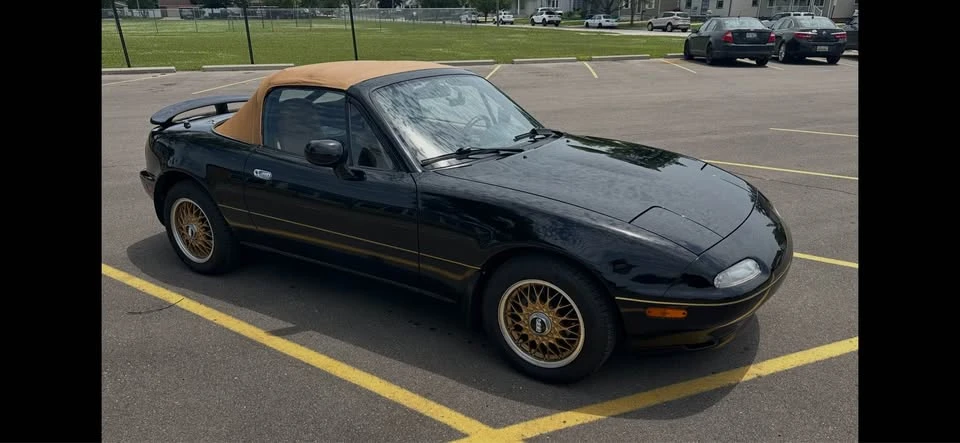 1992 Mazda NA MX-5 Miata - Image 5 of 12