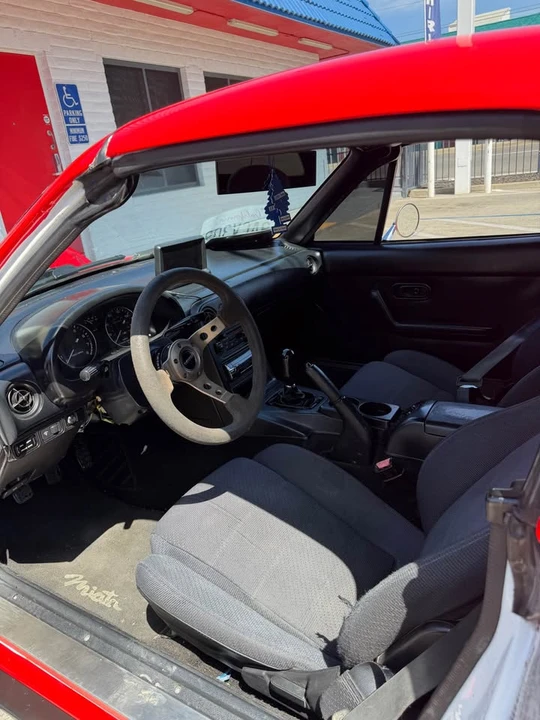 1992 Mazda NA MX-5 Miata - Image 6 of 10