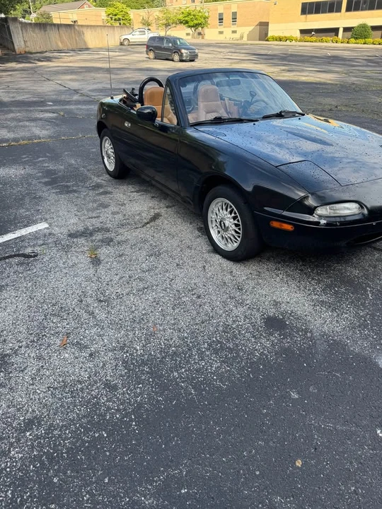 1992 Mazda NA MX-5 Miata - Image 6 of 12