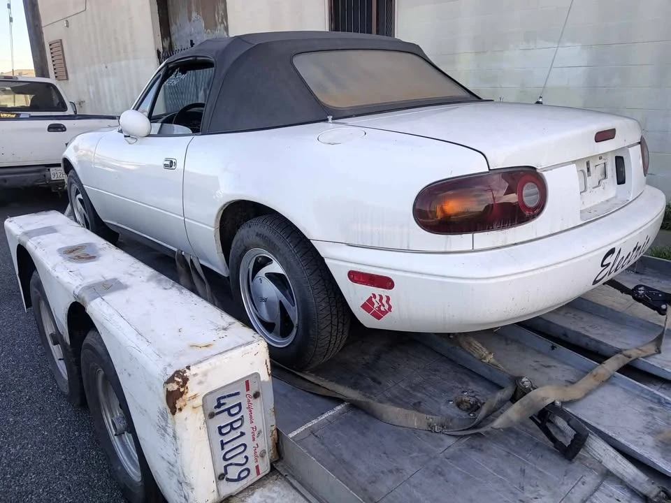 1992 Mazda NA MX-5 Miata - Image 4 of 12