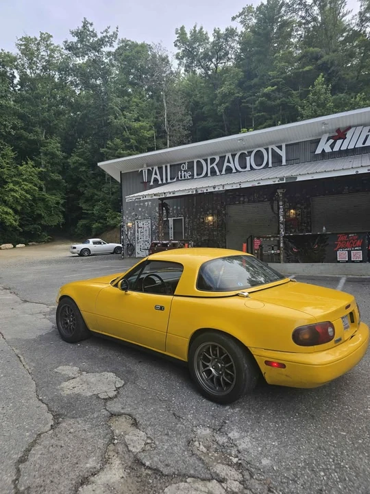 1992 Mazda NA MX-5 Miata - Image 2 of 3