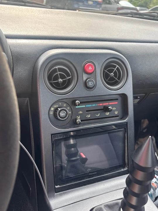 1992 Mazda NA MX-5 Miata - Image 16 of 18